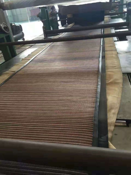 <b>什麽是金屬網芯輸送(sòng)帶?</b>
